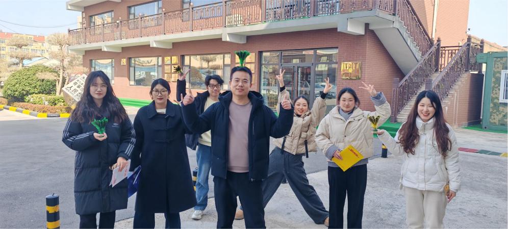 Zemeijia Živá aktivita pri kopaní raketoplánu.