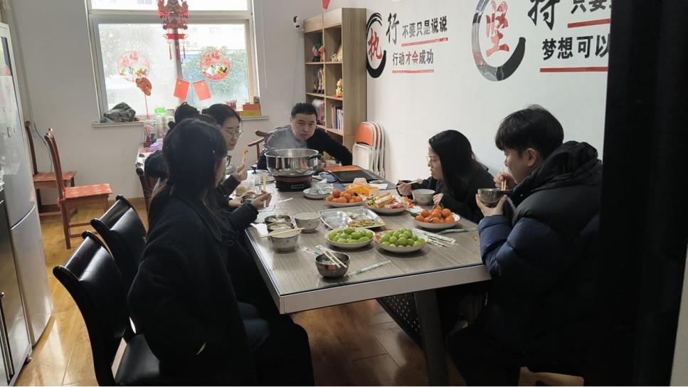 Sladkosť a jednota: ZMJ Packaging Team spoločne oslavuje festival lampiónov